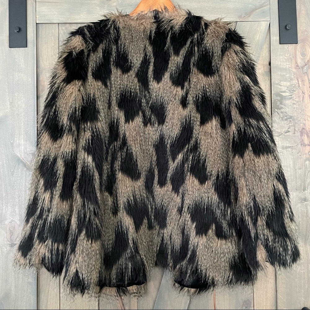 Urban Outfitters Ladakh โPepeโ Faux Fur Jacket - Picture 4 of 16